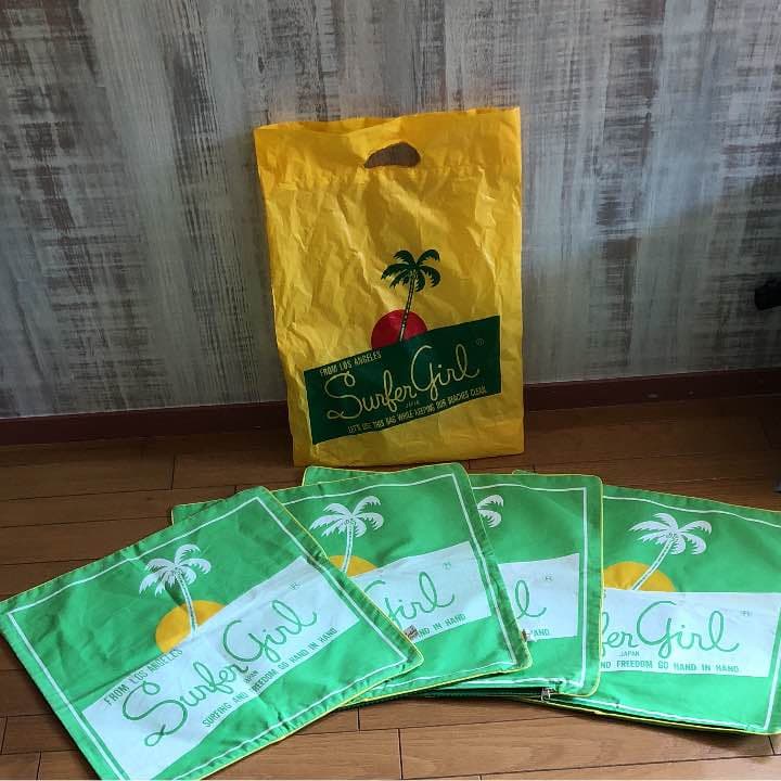 サーファーガール撃レア ビンテージ クッション•座布団カバー 新品未使用