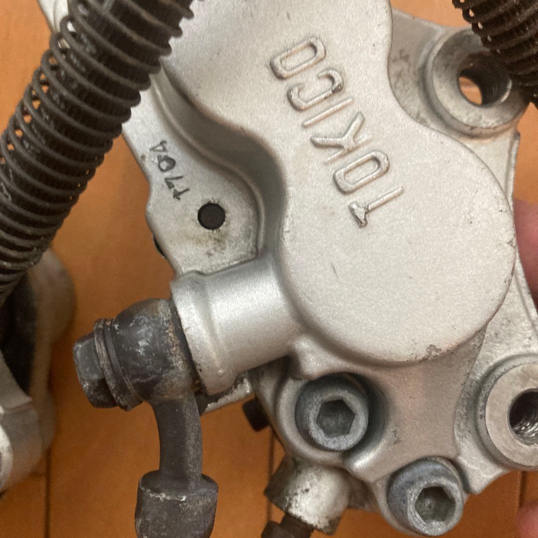 カワサキ　ゼファーχ フロントブレーキキャリパー