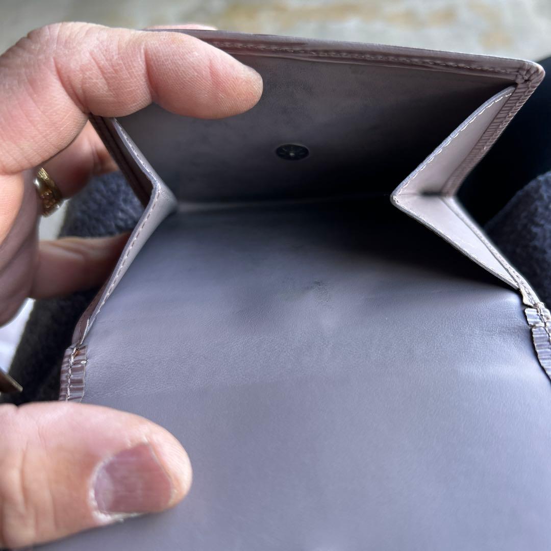 Louis Vuitton グレー 二つ折り財布　エピ