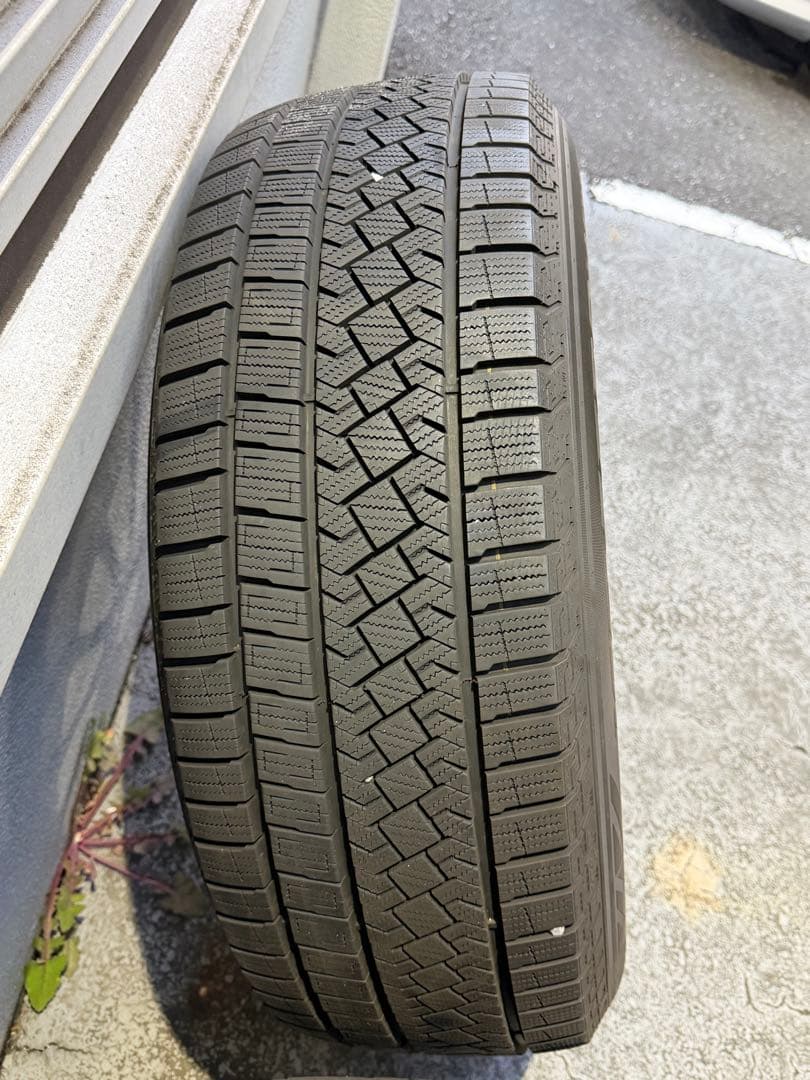 1月9日まで　Pirelli Ice Zero 18インチ スタッドレスタイヤ