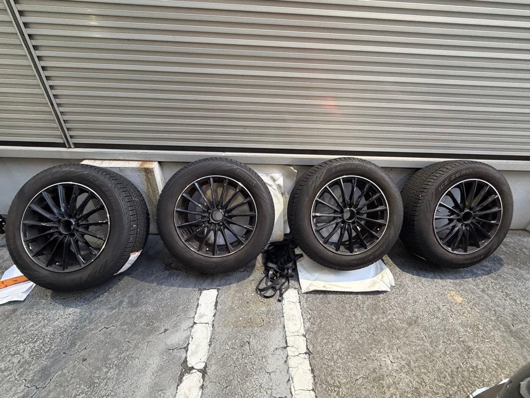 1月9日まで　Pirelli Ice Zero 18インチ スタッドレスタイヤ