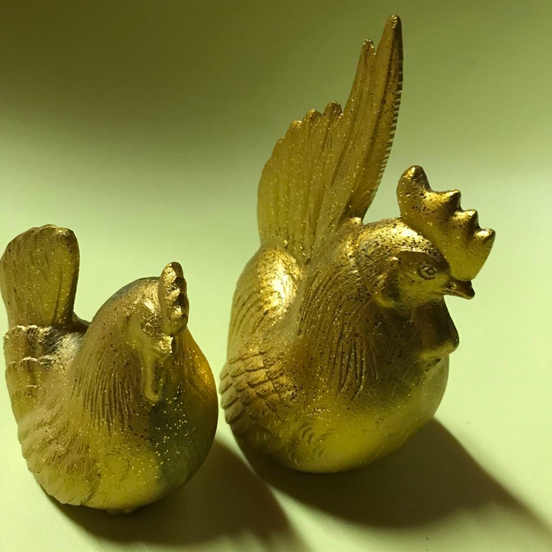 金色の鶏の置物　鉄製品
