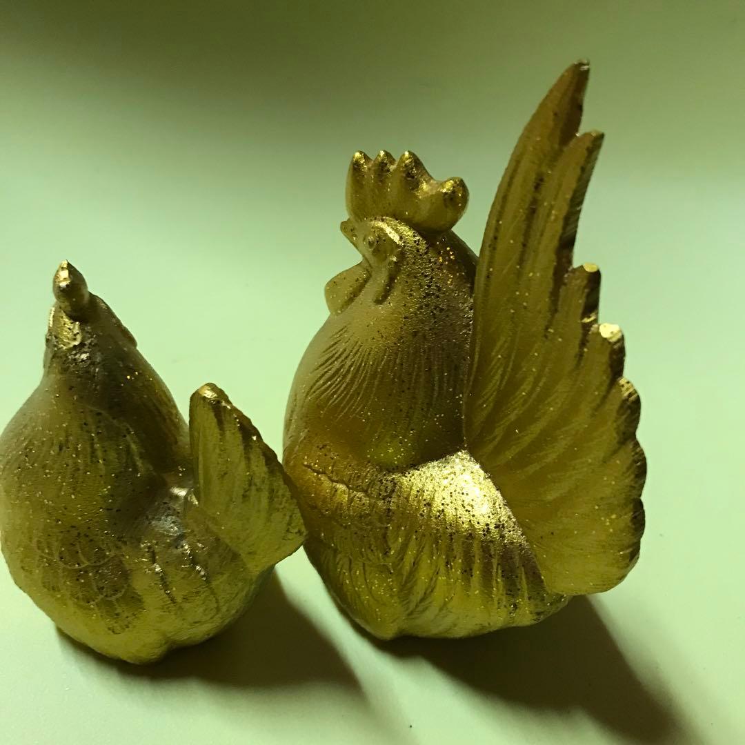 金色の鶏の置物　鉄製品