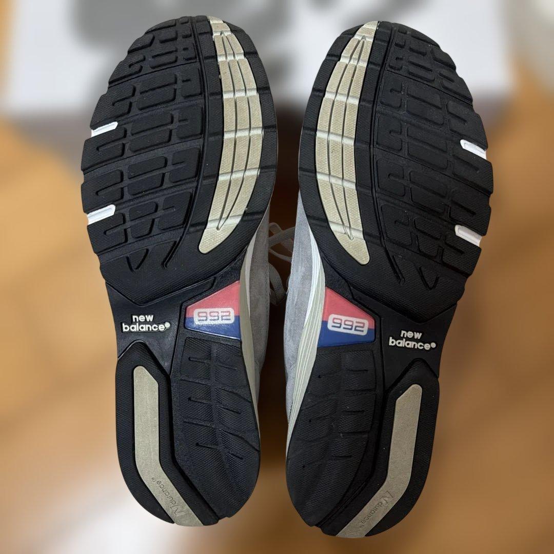 ニューバランスU992GYサイズ28cm色はグレイ