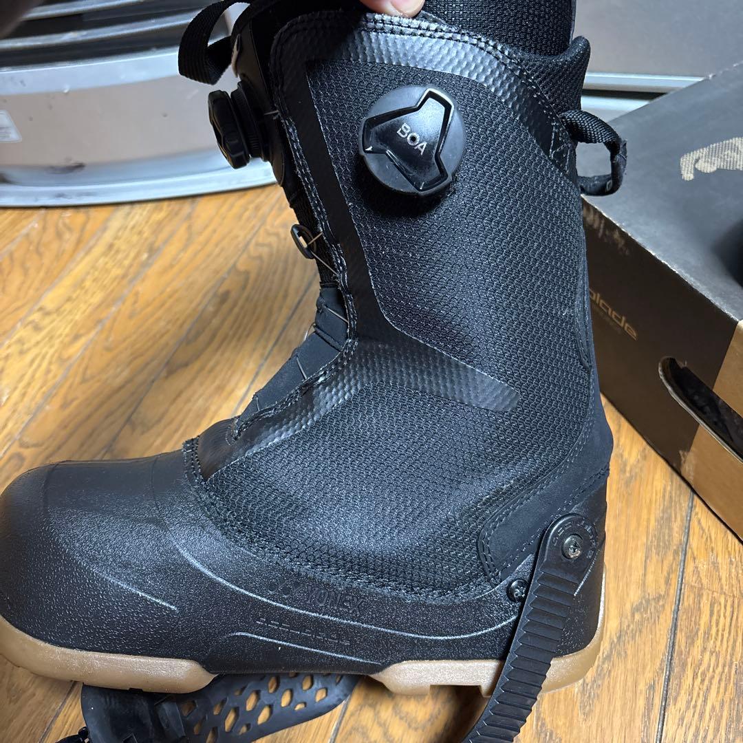 ヨネックス　AZYMAKER BOA AB 27cm