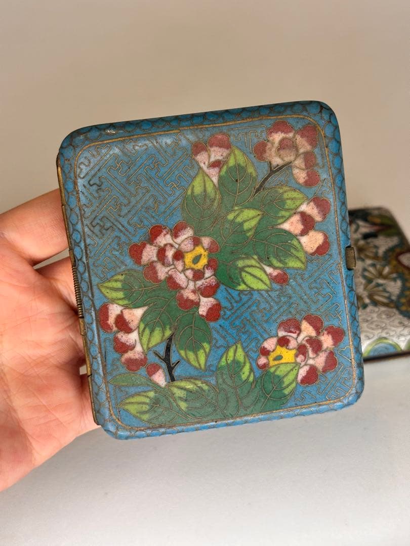 最终価格中国清代掐絲琺瑯 七宝焼 銅製煙具箱二点 龍紋・藍地牡丹文 時代物古美術