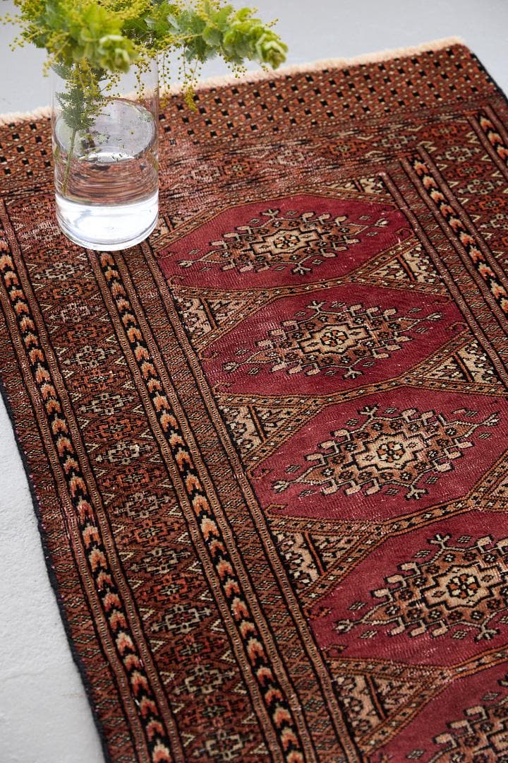 ヴィンテージラグ　トライバルラグ　ラホール産（241×74cm）赤　茶　黒