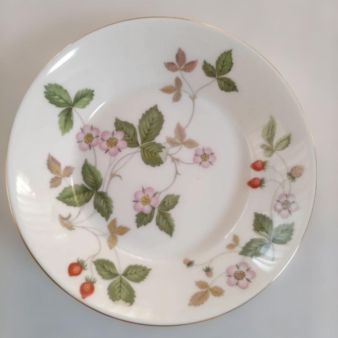 ウェッジウッド ワイルドスト ロベリー フルーツソーサー 13cm　黒壺