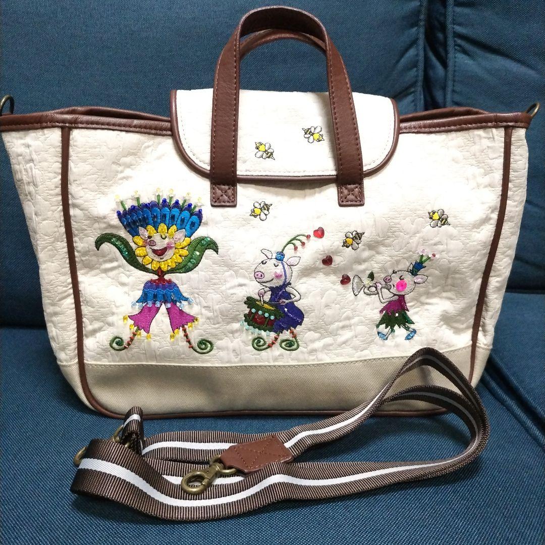 タグ付き　　 刺繍デザイントートバック ショルダーひも付