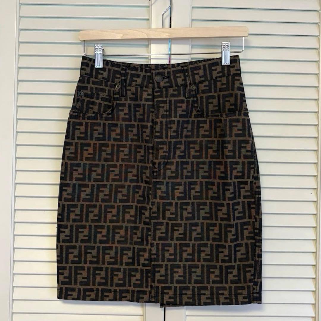 【美品・正規品】フェンディ ヴィンテージ 膝丈 タイトスカート ズッカ 総柄