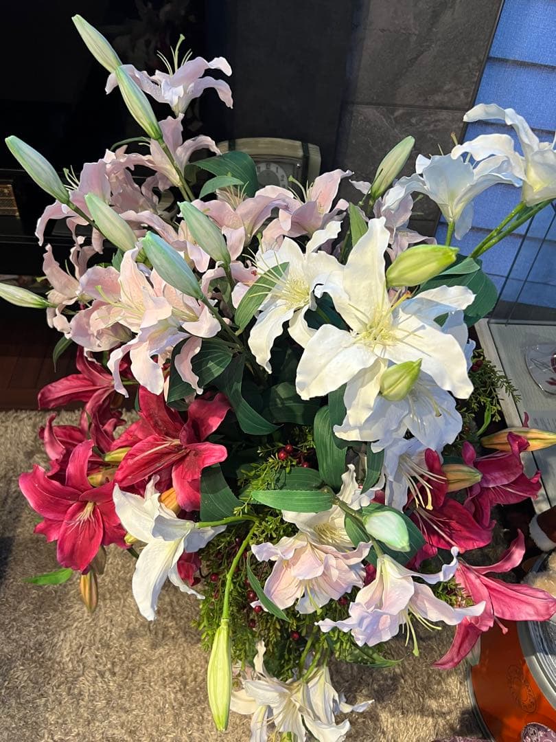 【美品】巨大エミリオロバ　豪華なユリの造花アレンジメント