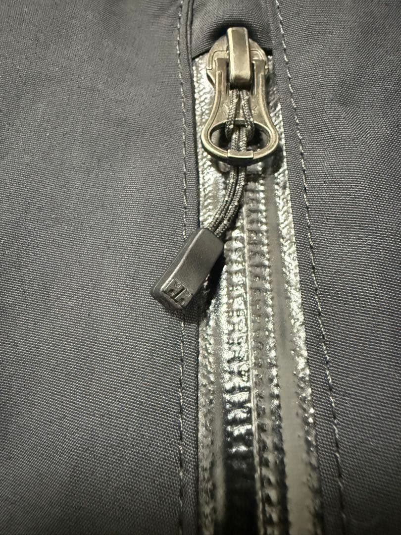 Helly Hansen マウンテンパーカー 黒