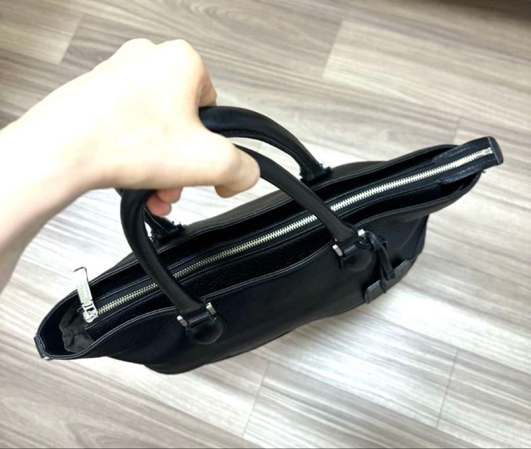 ペッレモルビダ　レザー トートバッグ A4サイズ　※ショルダーベルトと巾着付き