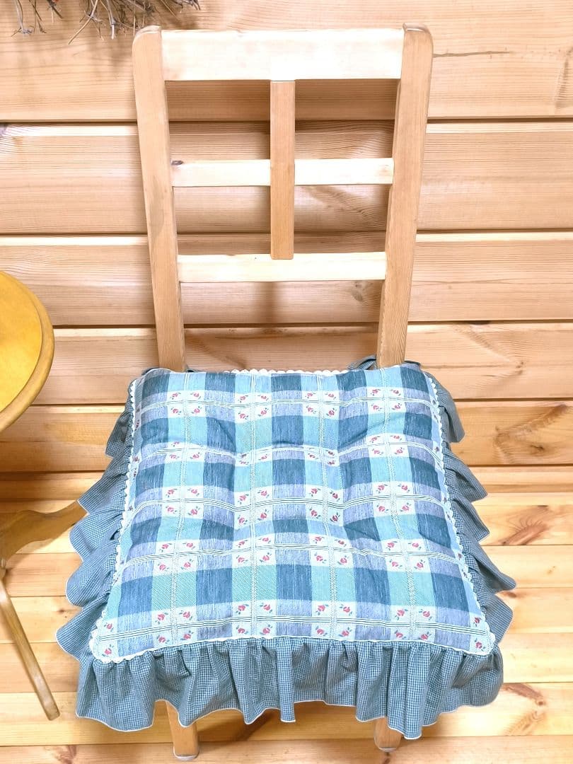 ⭐️アメリカンカントリー雑貨❤フリフリチェアパッド　グリーン系バラ柄♡45cm角