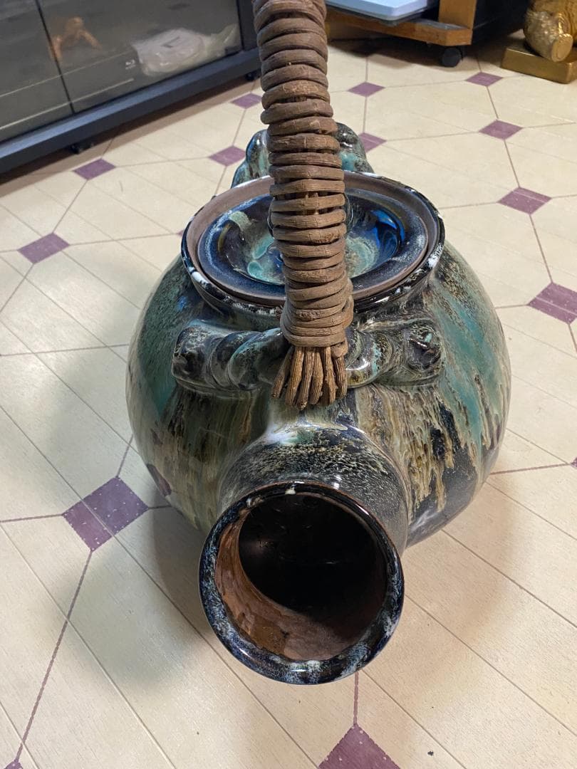 巨大急須　４０㎝×５０㎝　上野焼？