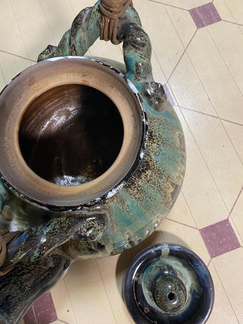 巨大急須　４０㎝×５０㎝　上野焼？