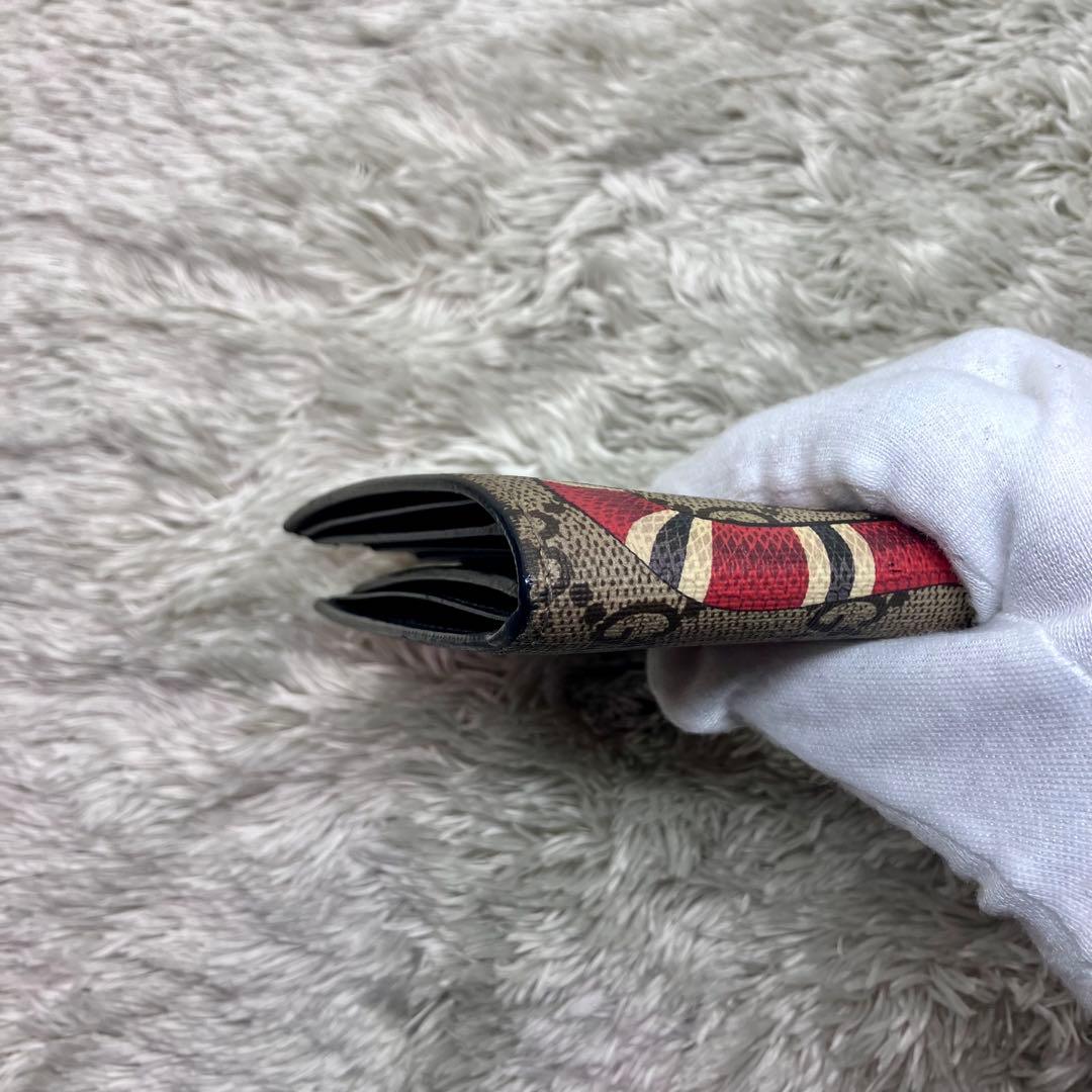 箱付き極美品✨GUCCI キングスネーク GGスプリーム 二つ折り財布 GG柄