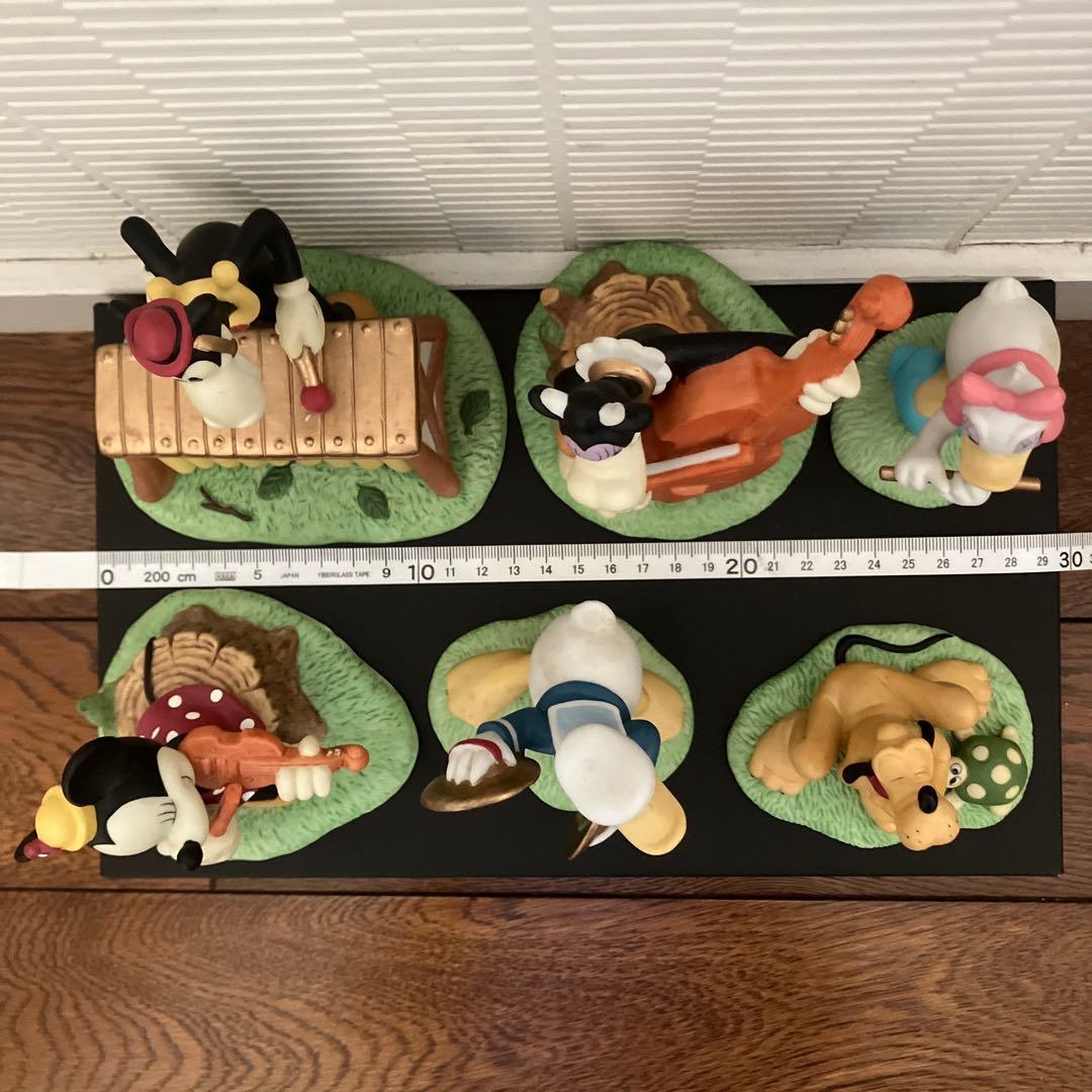 ディズニー　陶器置物　フィギュアリンワールド　オーケストラ　音楽隊