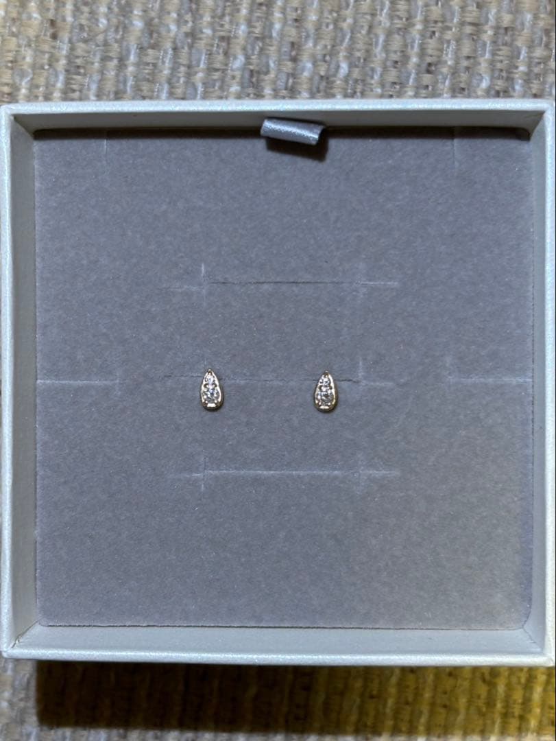 ジュエリーつつみ　Ｋ18金　天然ダイヤピアス