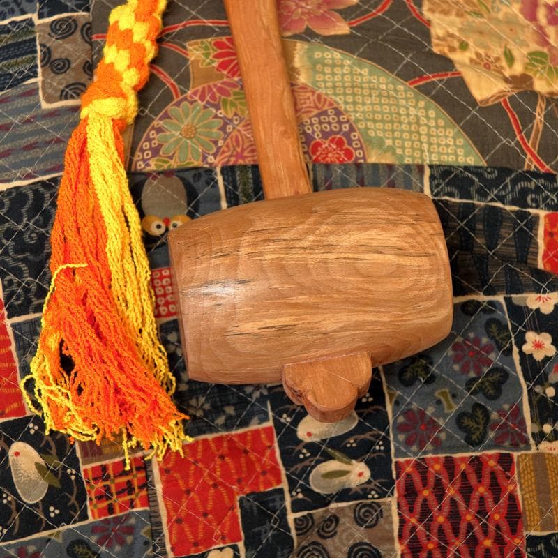 うちでのこづち（打ち出の小槌）手作りDIY木製置物木彫りヒメシャラ材アカラギ