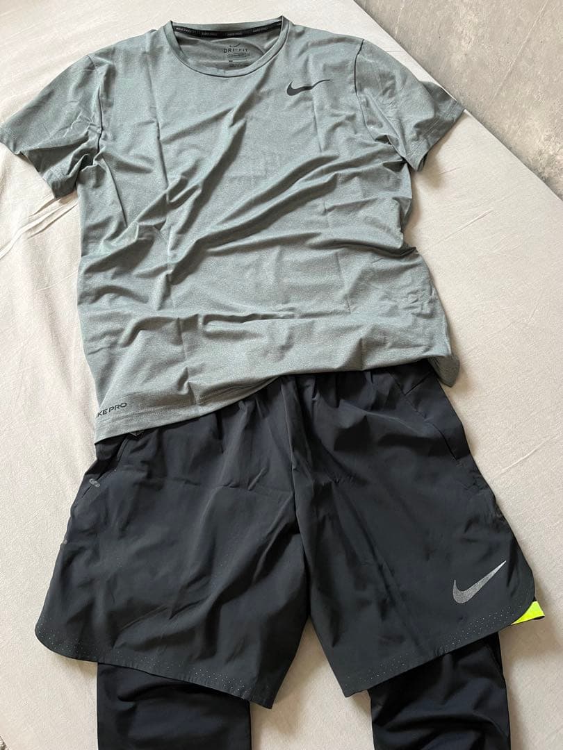 【お得！５点セット】NIKEランニングウェアLサイズ【未使用品】