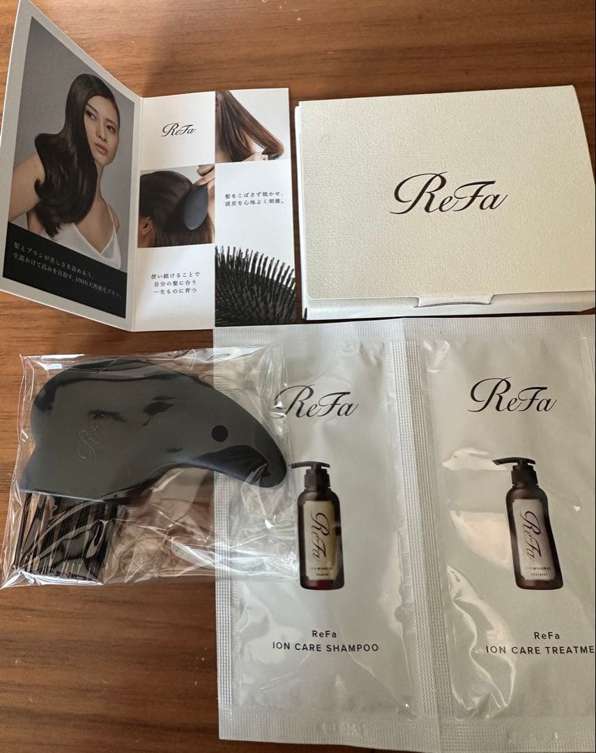 ReFaリファブリッスル　ピンクカラーショッパー付き