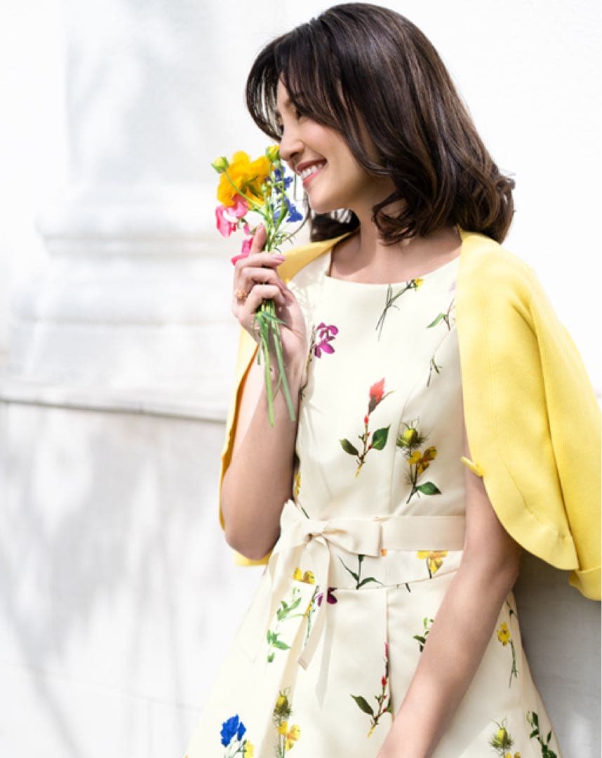 最終値下げ。エムズグレイシー　サテンブラック花柄ワンピース　未使用タグ付き