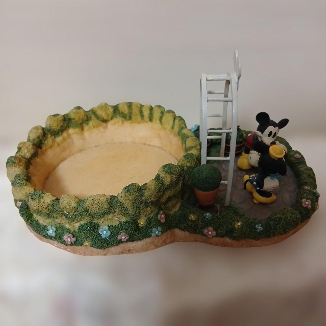 ミッキー&ミニー　鉢カバー　プランター　置物