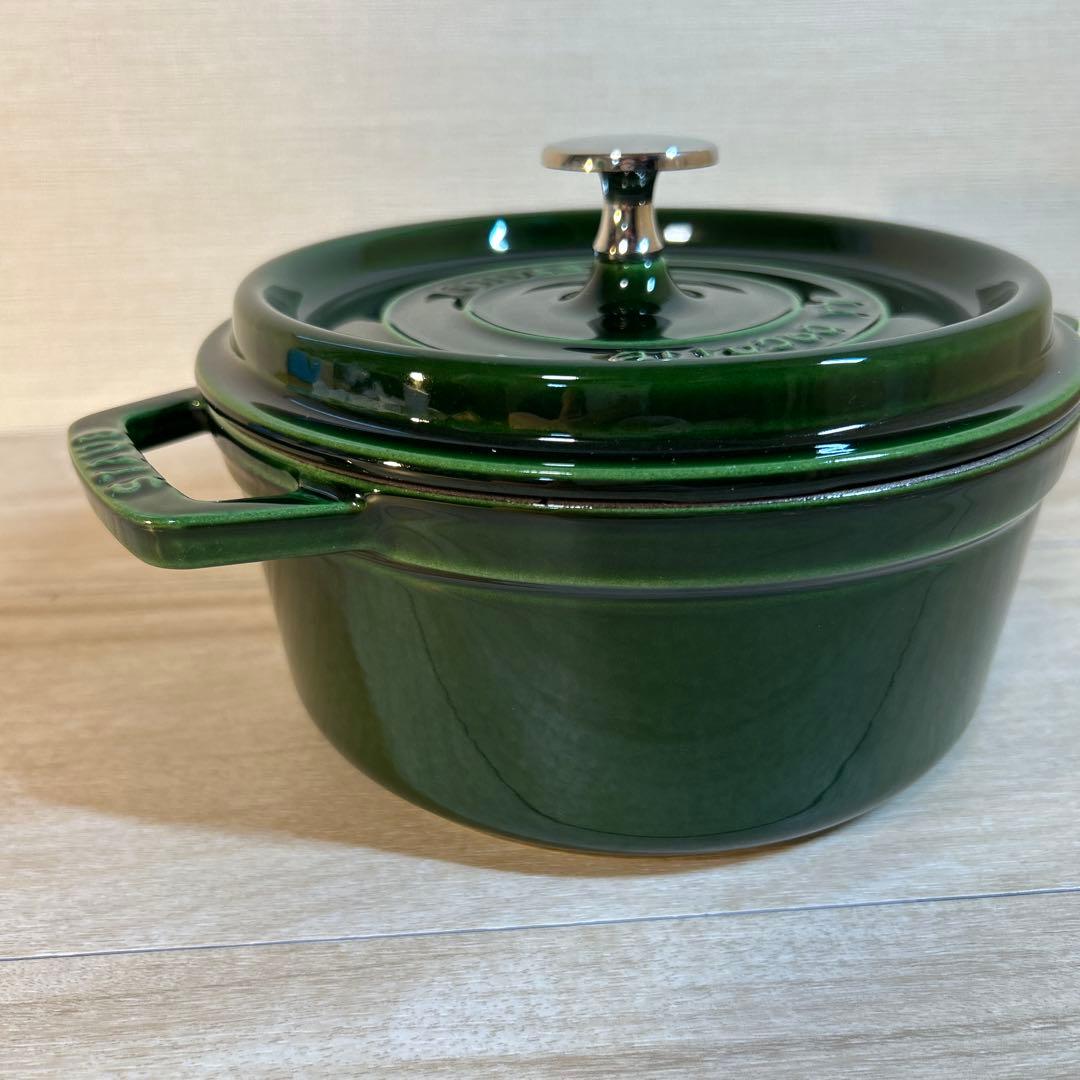 ストウブ　ココットラウンド　バジルグリーン　18cm 両手鍋　鍋