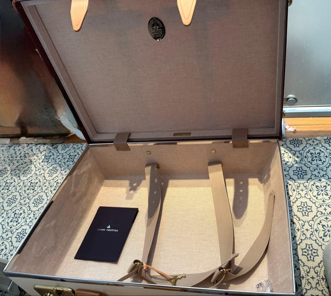 グローブトロッター　サファリ　アイボリーカラー新品未使用！