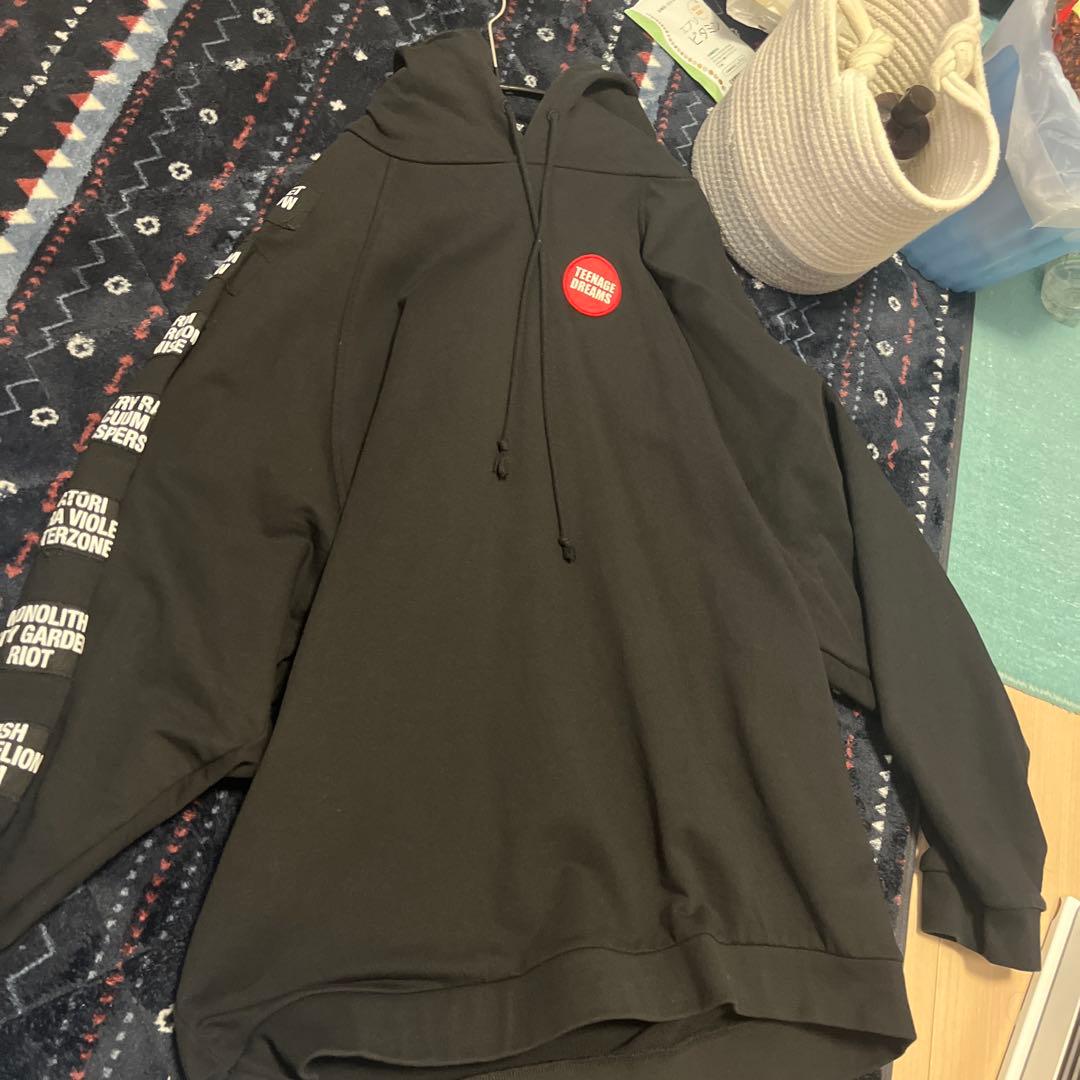 トップス RAF SIMONSTEENAGE DREAMSOVERSIZEDHOODIE