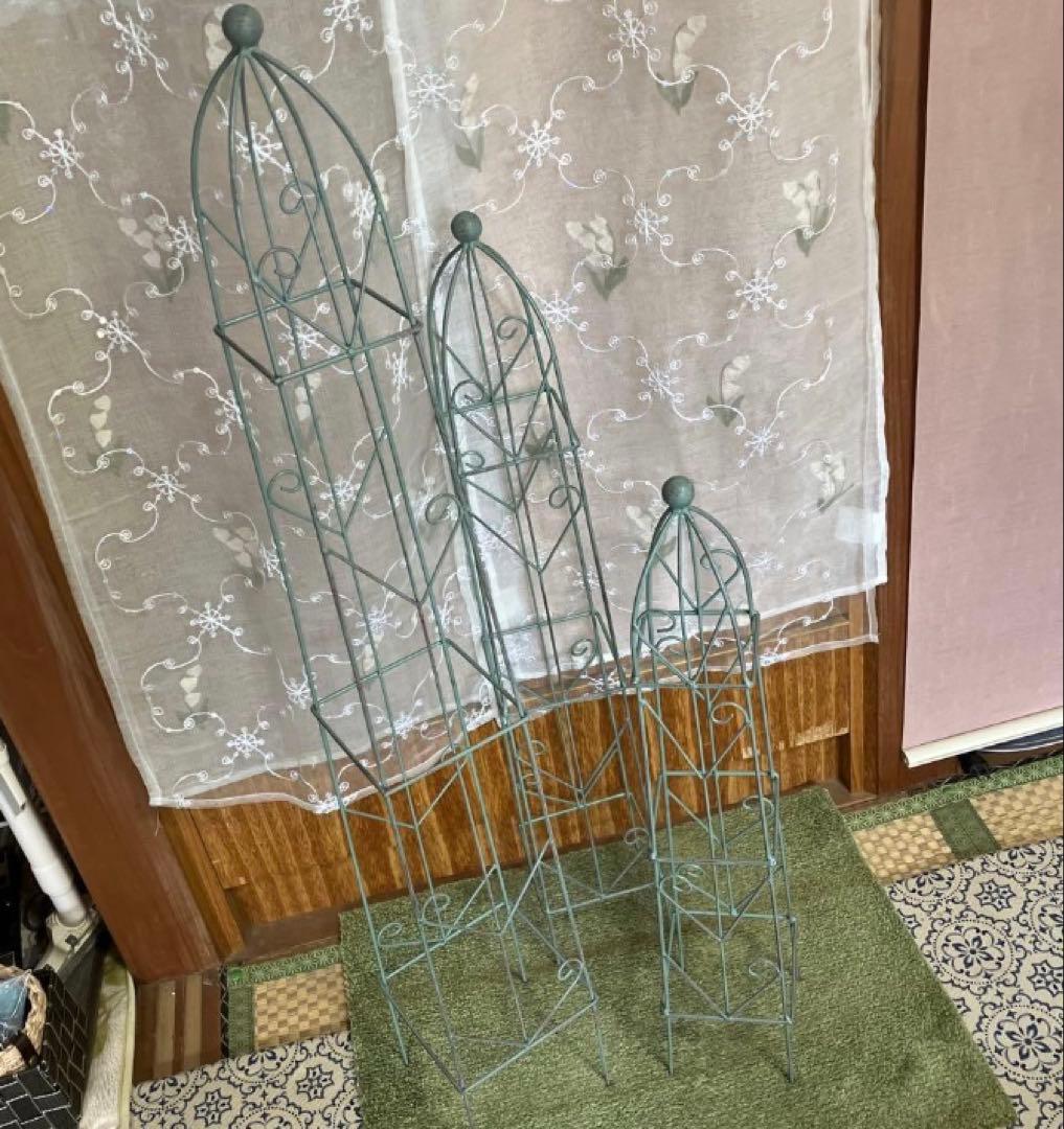 アイアン製ミニオベリスク　3個セット　アンティーク風ガーデンオーナメント　雑貨