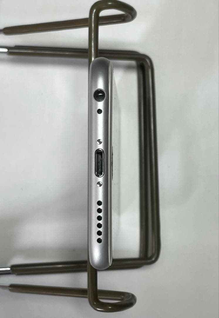 美品　iPhone 6s 64GB SIMフリー