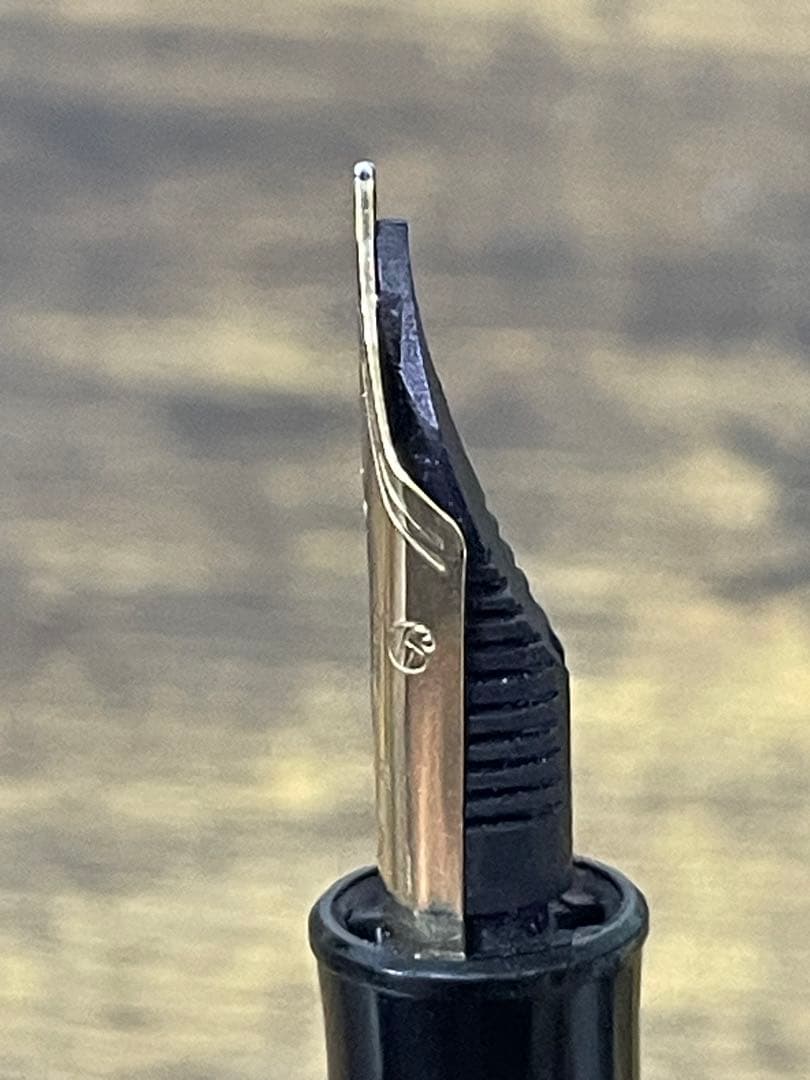 筆記確認＆洗浄済み　初期型　エボナイトペン芯　14金　細字　プラチナ　万年筆