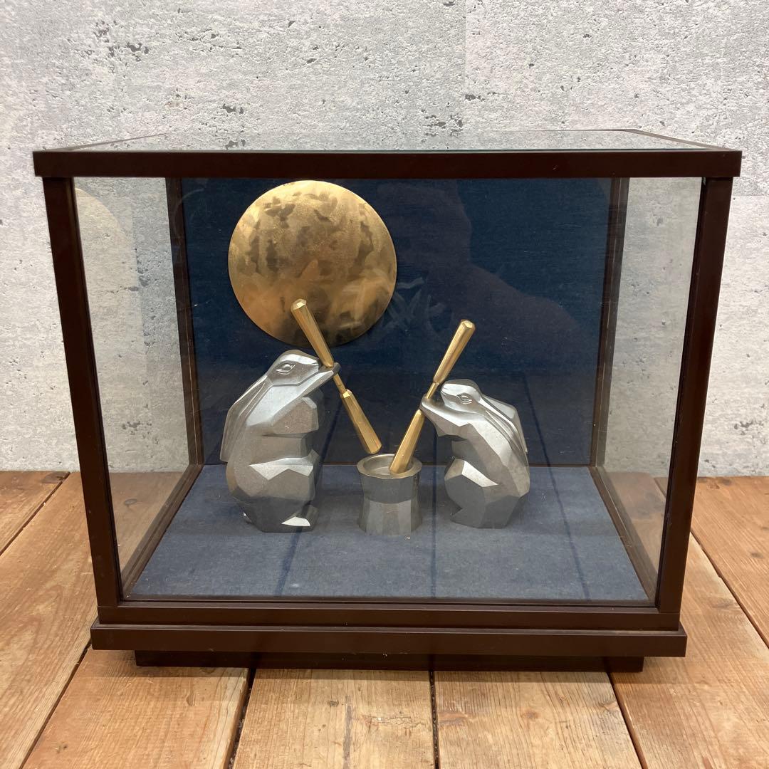 昭和レトロ 餅つきウサギ 兎 お月見 十五夜 満月 ショーケース入り 置物 飾り