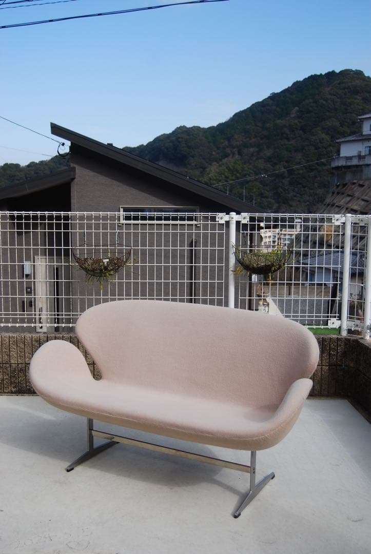 スワンチェア　2人掛け　ホワイト