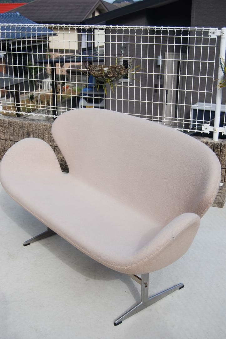 スワンチェア　2人掛け　ホワイト