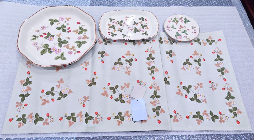  ウェッジウッド ワイルドストロベリー ディッシュ プレート