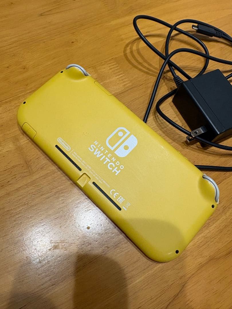 Switchライト　充電器　イエロー