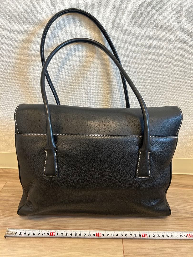 美品　フェラガモブラックレザートートバッグ