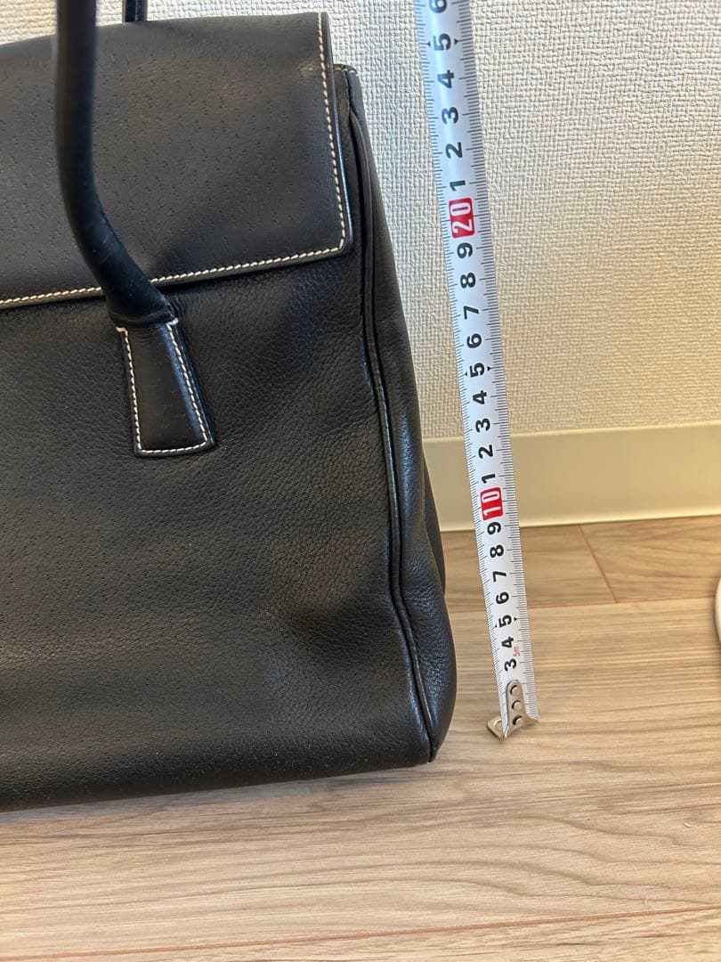 美品　フェラガモブラックレザートートバッグ