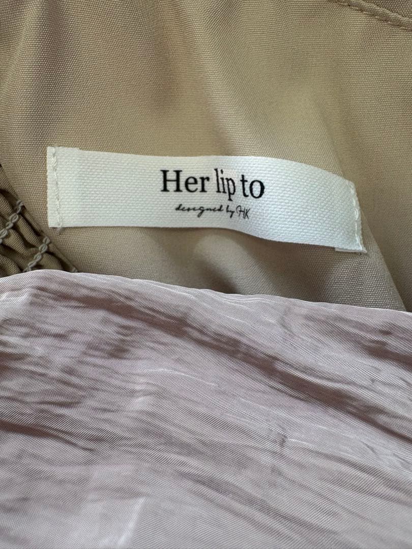 m*】様 【新品・未使用】Herlipto Bloom Two-Way Top