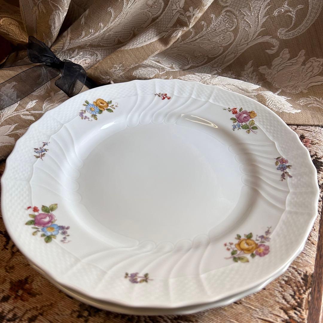 希少品 イタリア製RichardGinori 白磁に咲くお花 ディナー大皿2枚