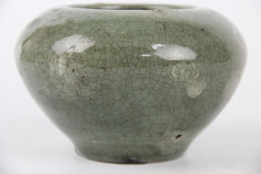 高麗時代後期（14世紀）青磁 象嵌 小壺　雲鶴文系　高麗青磁 FF01-09