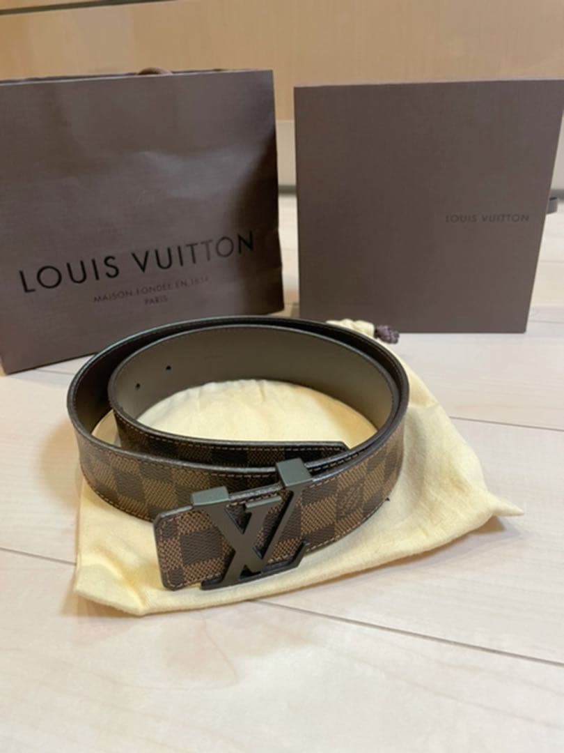 サンチュールLVイニシャルダミエ