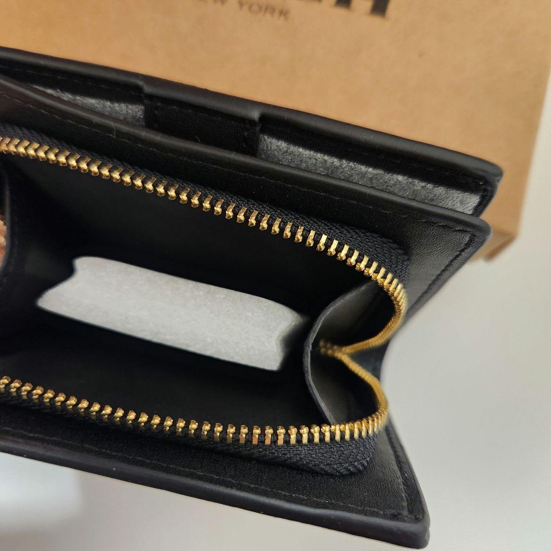 ​【新品・付属品】COACH 二つ折り財布 シグネチャー ブラウン チャーム付