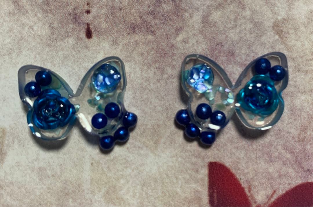 レジン蝶々　蝶々パーツ　モチーフパーツ　ネイルパーツ