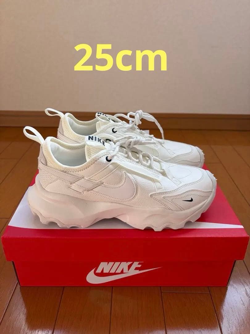 NIKE ナイキ ウィメンズ TC7900 スニーカー ホワイト 25cm