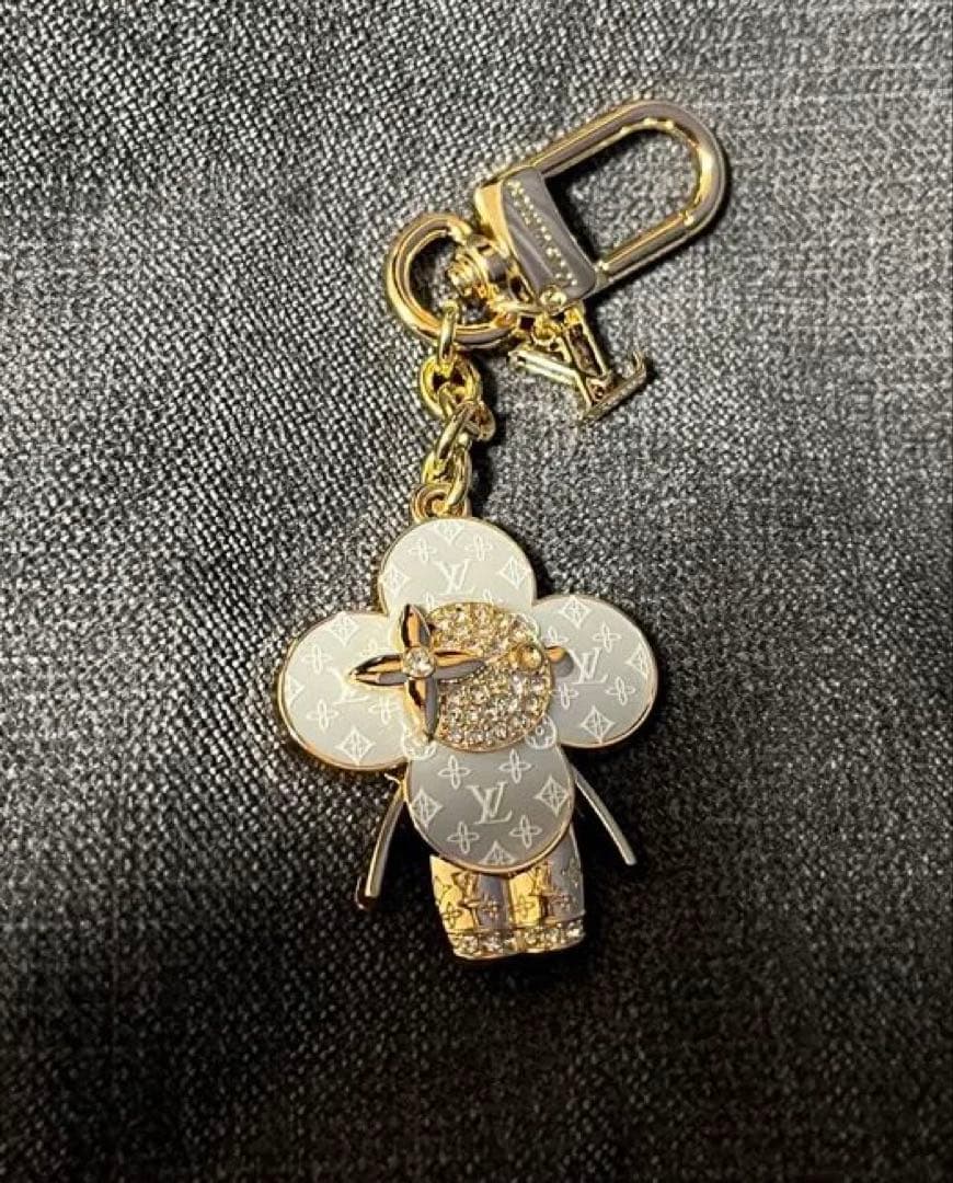 Louis Vuitton 花型キーホルダー