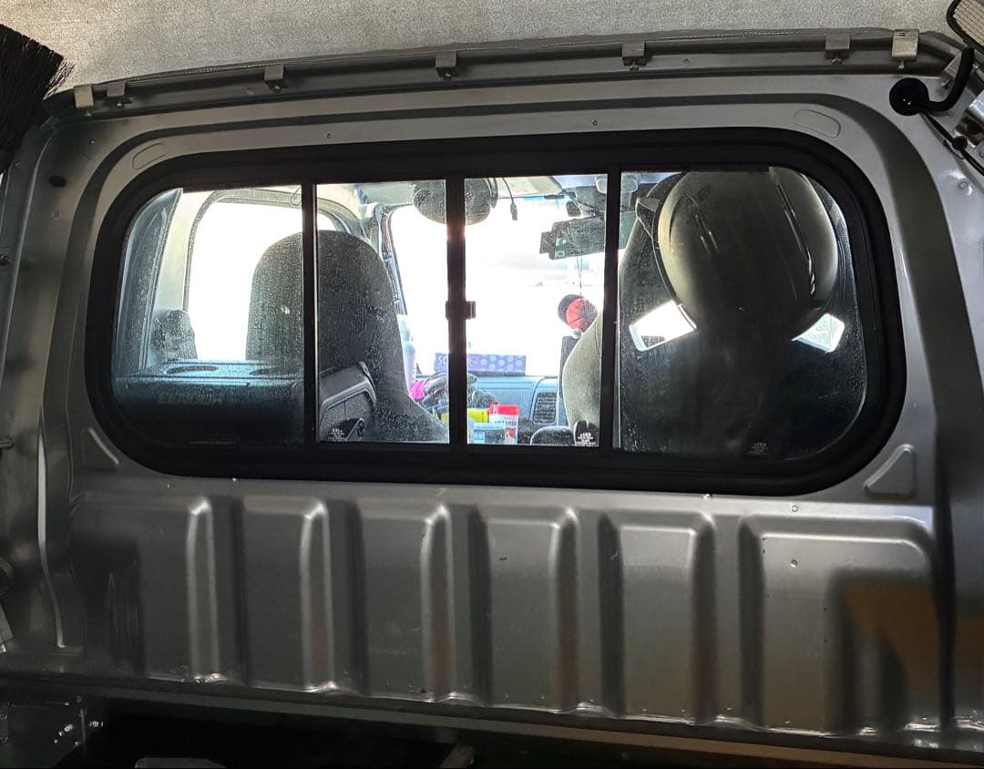 ハイゼットジャンボ　前期　リアガラスが開閉する